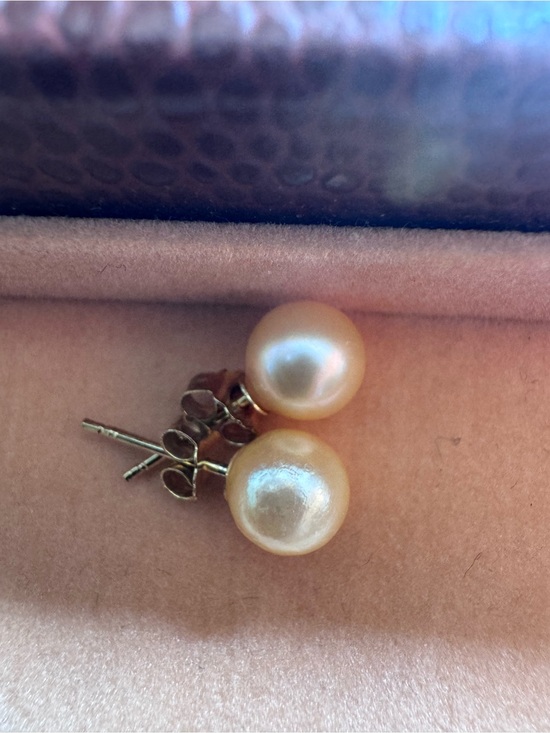 Jewelry - 7 mm freshwater pearl stud earrings.